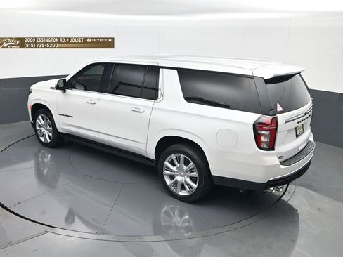 Used 2024 Chevrolet Suburban High Country AWD/4WD image 20