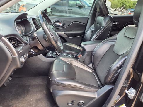 Used 2020 Jeep Cherokee Latitude Plus w/ Cold Weather Group image 21