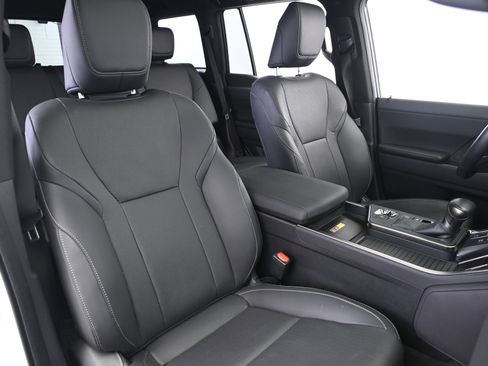 Used 2024 Lexus GX 550 w/ Accessory Package (Z1) AWD/4WD image 26