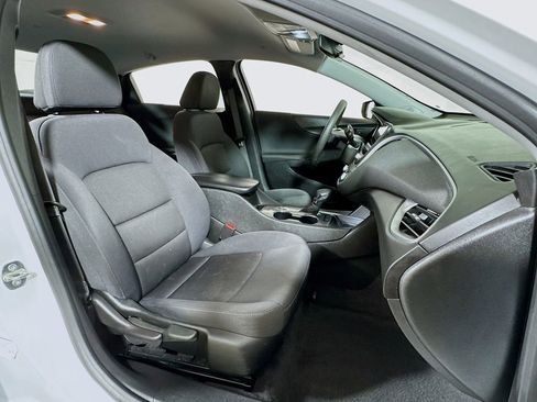 Used 2024 Chevrolet Malibu LT image 25