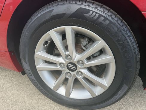 Used 2017 Hyundai Sonata SE FWD image 8