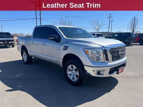 Used 2017 Nissan Titan SV AWD/4WD image 8