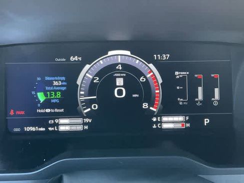 Used 2025 Toyota Tundra Limited image 28