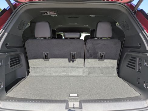 New 2026 Chevrolet Traverse High Country FWD image 7