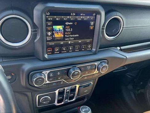 Used 2021 Jeep Wrangler Unlimited Sahara w/ Cold Weather Group AWD/4WD image 5