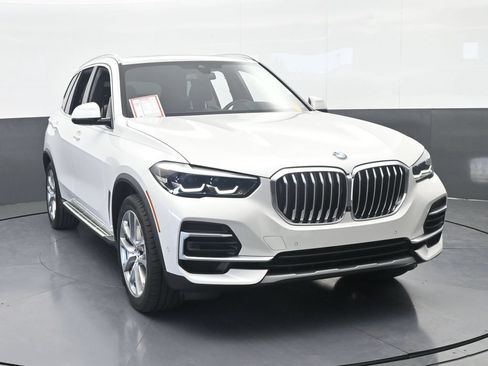 Used 2023 BMW X5 xDrive40i w/ Premium Package AWD/4WD image 9