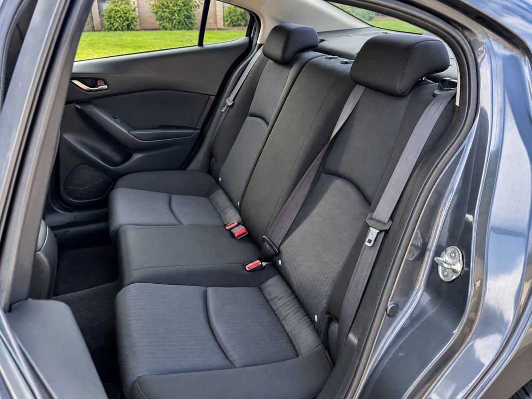 Used 2014 MAZDA MAZDA3 i Sport FWD image 17