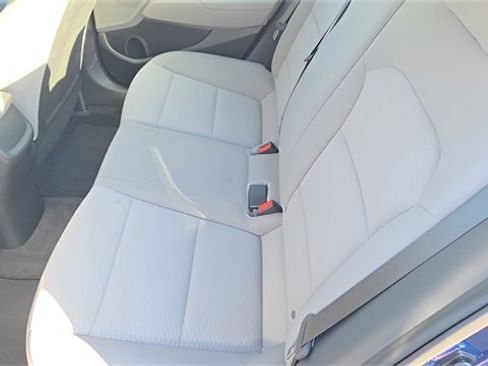 Used 2019 Hyundai Elantra SE image 21