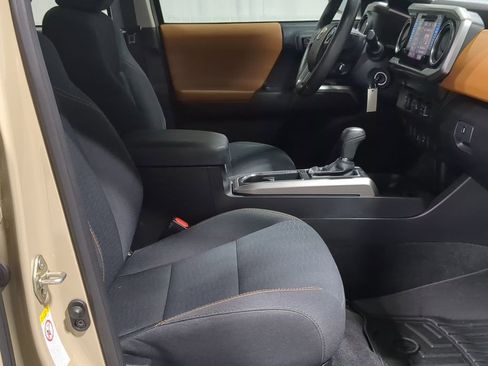 Used 2019 Toyota Tacoma SR5 image 28