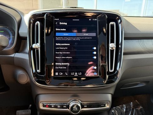 Used 2023 Volvo C40 P8 Recharge Plus image 24