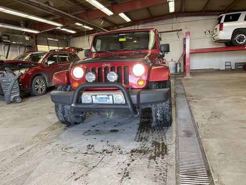 Used 2011 Jeep Wrangler Unlimited Sahara w/ Dual Top Group image 31
