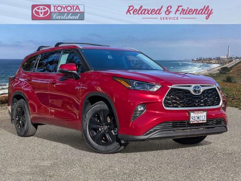 Used 2022 Toyota Highlander XLE image 1
