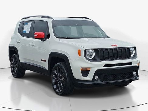 Used 2023 Jeep Renegade Latitude w/ Sun/Sound Group AWD/4WD image 2