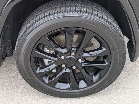 Used 2022 Jeep Grand Cherokee Laredo X image 29