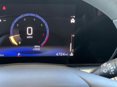 Used 2026 Chevrolet Trax LT FWD image 35