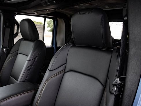 New 2025 Jeep Gladiator Sport w/ Premium Package image 9