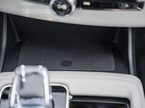 New 2026 Volvo XC90 B6 Ultra w/ Protection Package Premier image 24