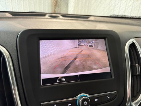 Used 2022 Chevrolet Equinox LT image 17