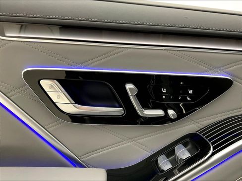 Certified 2026 Mercedes-Benz Maybach S 680 4MATIC image 36