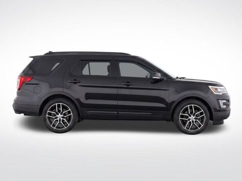 Used 2016 Ford Explorer Sport w/ Equipment Group 401A AWD/4WD image 9