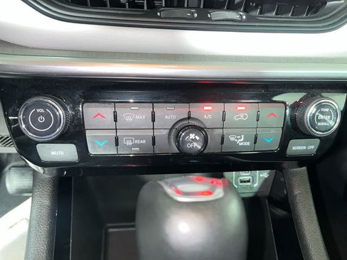 Used 2025 Jeep Compass Limited AWD/4WD image 20