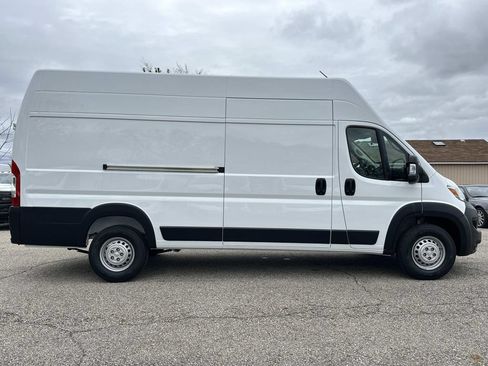 New 2026 RAM ProMaster 3500 w/ Premium Convenience Group FWD image 2