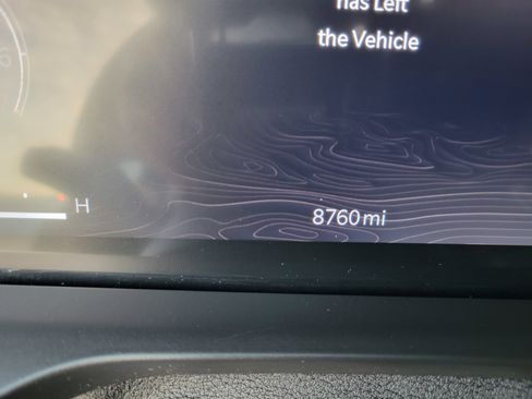 Used 2023 Jeep Grand Cherokee Limited w/ Luxury Tech Group II image 14