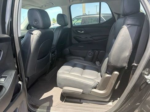 Used 2021 Chevrolet Traverse LT FWD image 14