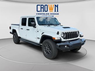 Used 2026 Jeep Gladiator Sport AWD/4WD video 1