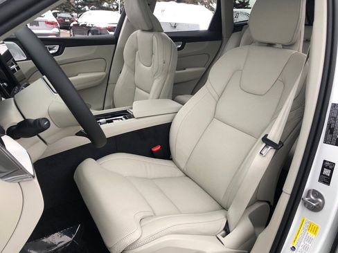 New 2026 Volvo XC60 B5 Ultra w/ Protection Package Premier image 32