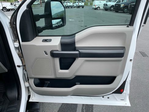 Used 2019 Ford F550 XL Reg Cab 4D image 26