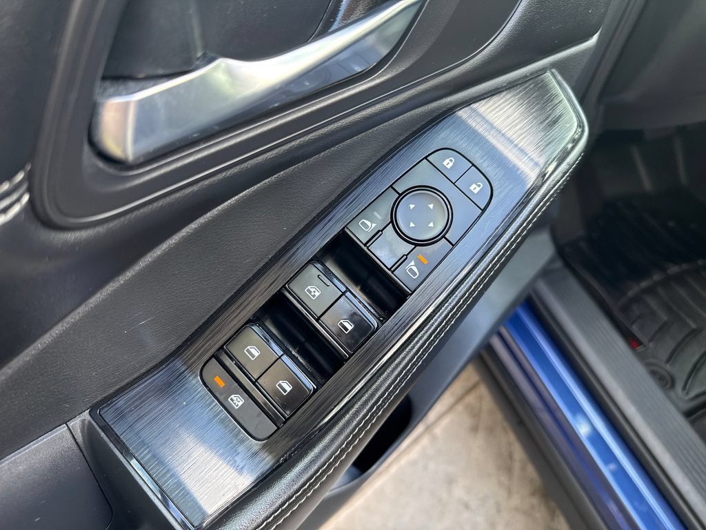 Used 2022 Nissan Rogue SV w/ SV Premium Package FWD image 24