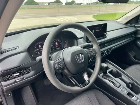 Certified 2025 Honda Accord SE image 15
