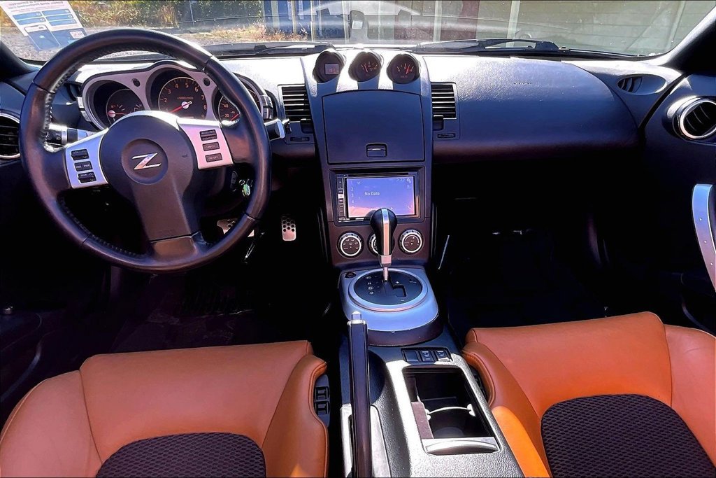 Used 2008 Nissan 350Z Grand Touring RWD image 16
