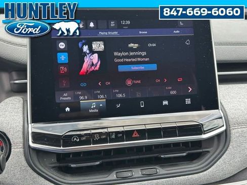 Used 2023 Jeep Compass Latitude AWD/4WD image 19
