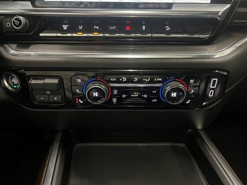 Used 2024 Chevrolet Silverado 3500 High Country w/ High Country Premium Package AWD/4WD image 16