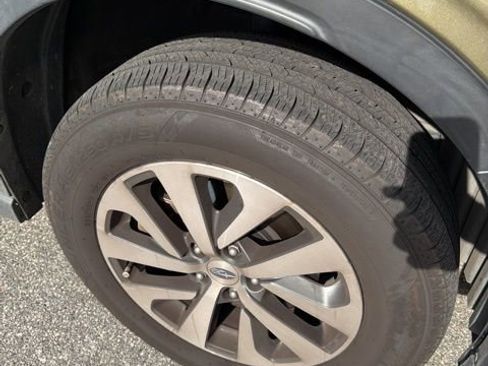 Used 2020 Subaru Outback Premium image 15