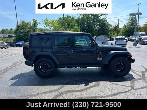 Used 2019 Jeep Wrangler Unlimited Sport S AWD/4WD image 4