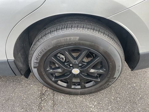 Used 2022 Chevrolet Equinox LS image 10