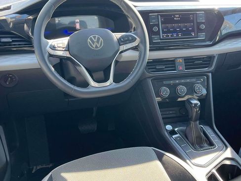 Used 2023 Volkswagen Taos S FWD image 2