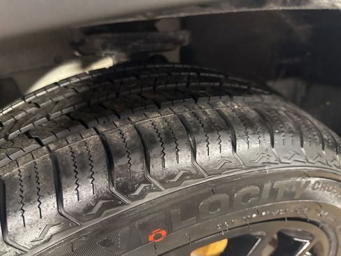 Used 2022 Chevrolet Trax LT w/ Premium Seat Package image 29