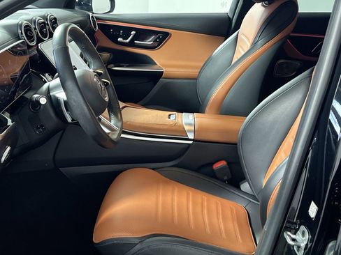 Used 2024 Mercedes-Benz GLC 300 4MATIC image 13