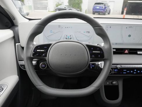 Used 2024 Hyundai Ioniq 5 SEL AWD/4WD image 10