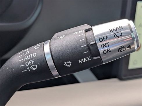 Used 2021 Land Rover Defender 110 X-Dynamic SE image 31