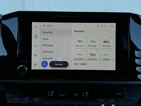 Used 2025 Toyota Camry SE image 30