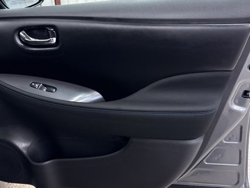 Used 2024 Nissan Leaf S image 21