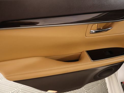 Used 2018 Lexus ES 350 w/ Premier Package image 17