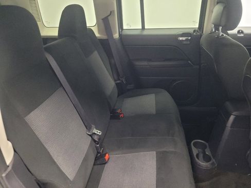 Used 2017 Jeep Patriot Latitude image 19