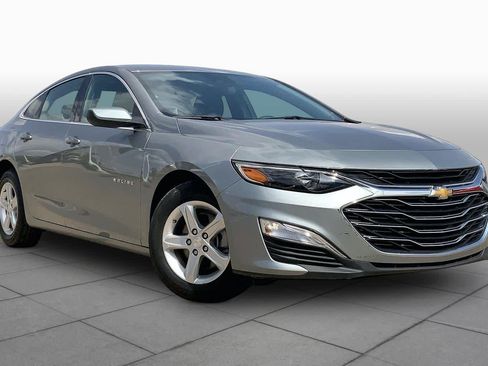 Used 2025 Chevrolet Malibu LS image 3