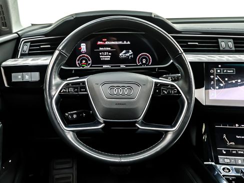 Used 2022 Audi e-tron Premium image 17